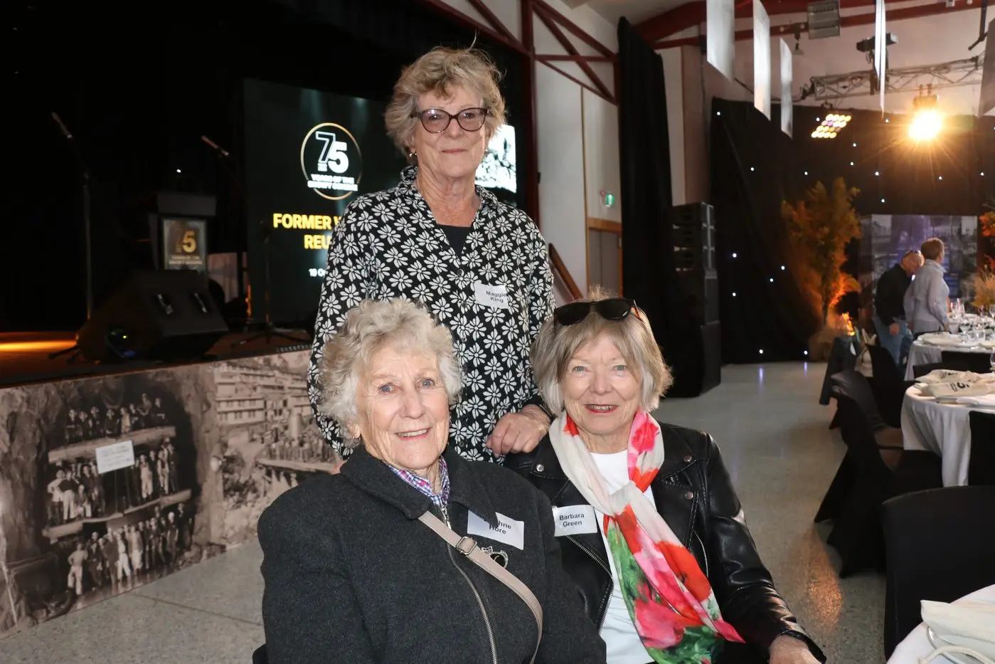 Snowy reunion brings hundreds together