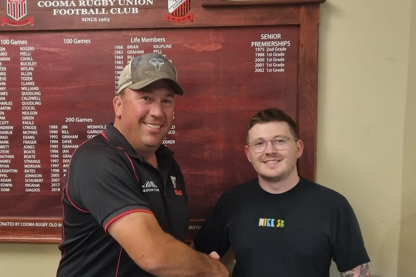 THANKS: Cooma Rugby Union Football Club president, Sean Neilson (left) thanks Daniel Sharkey of the Alpine Hotel Cooma for the business\\' continued support of Cooma rugby. PHOTO: Cooma Rugby Union Football Club