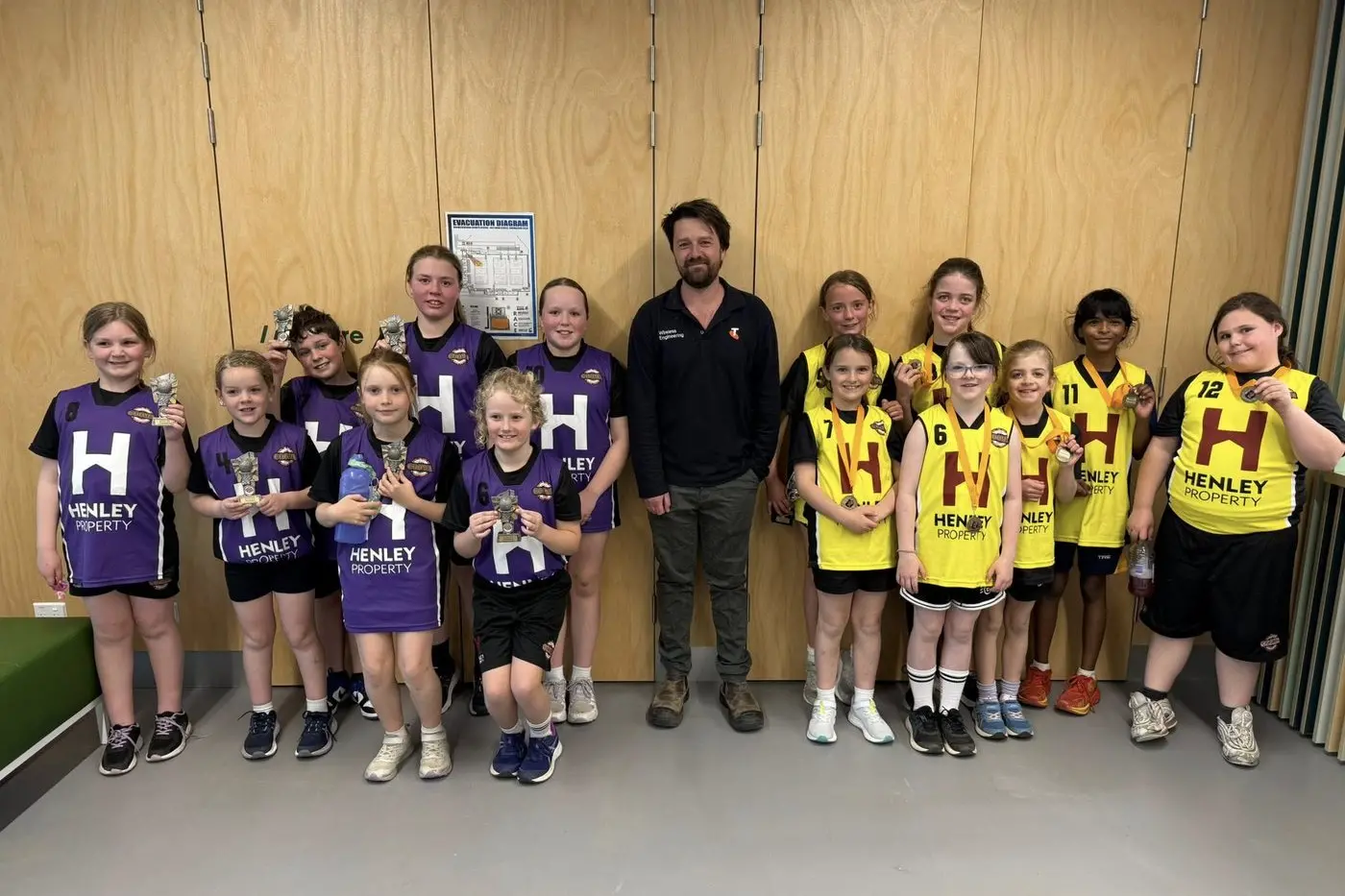 SKILLS: The two grand final teams in the division two Cooma junior basketball winter competition showed determination and team work on court. PHOTOS: Cooma Basketball Association