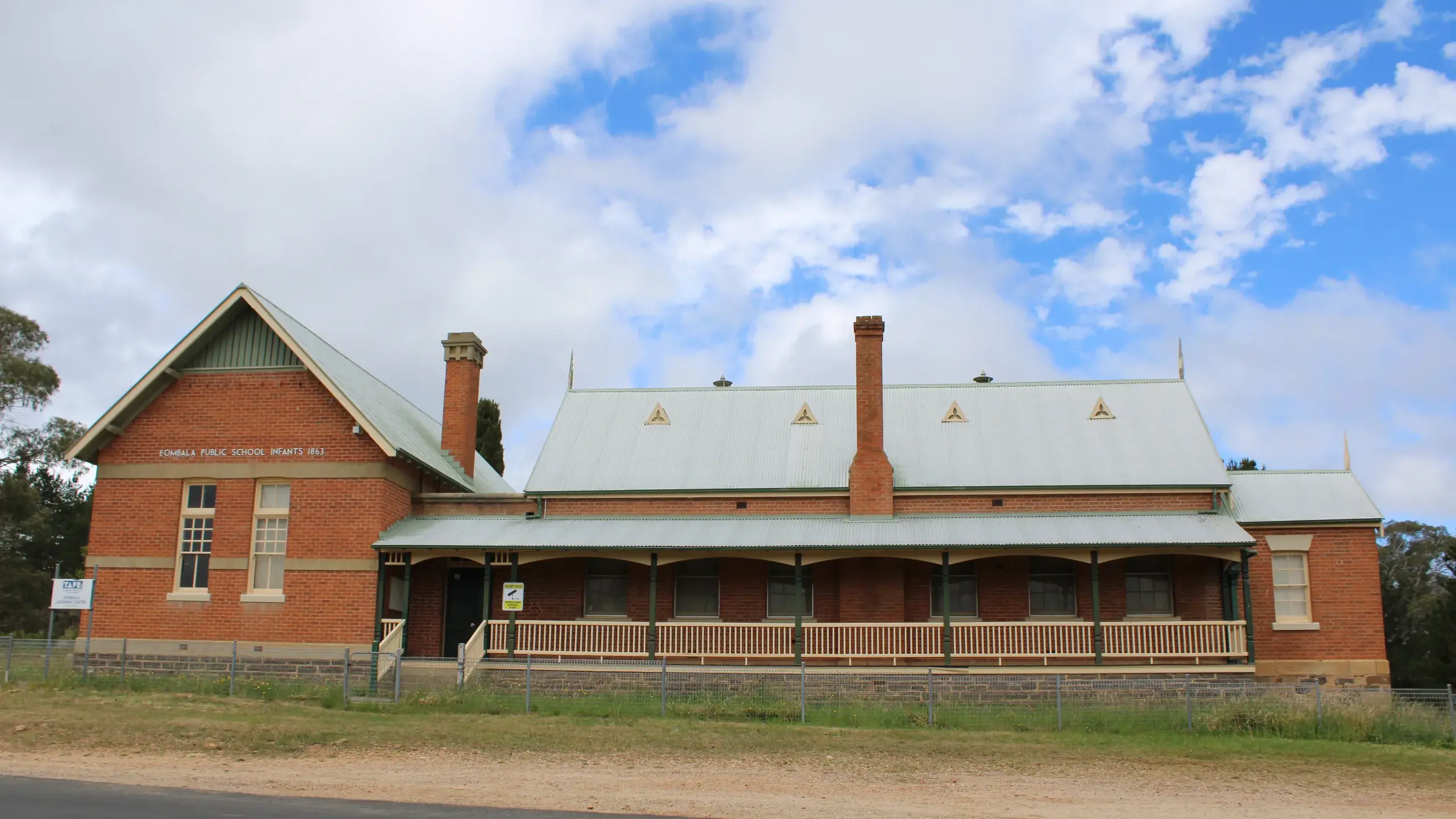 Bombala group buoyed by support to save iconic building
