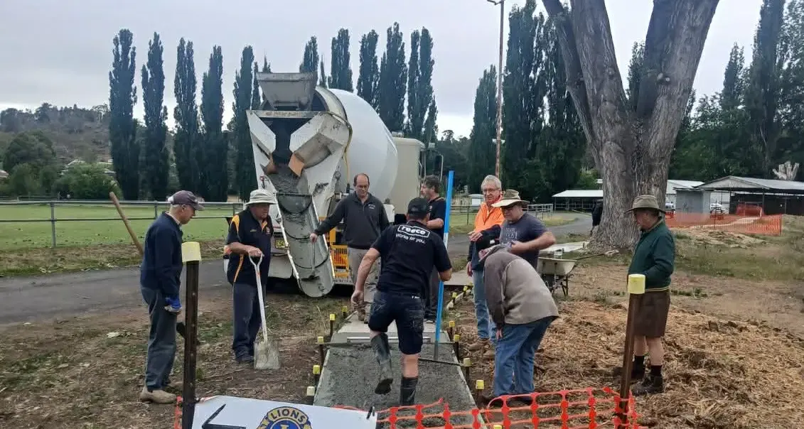 Cooma Lions finish building footpath