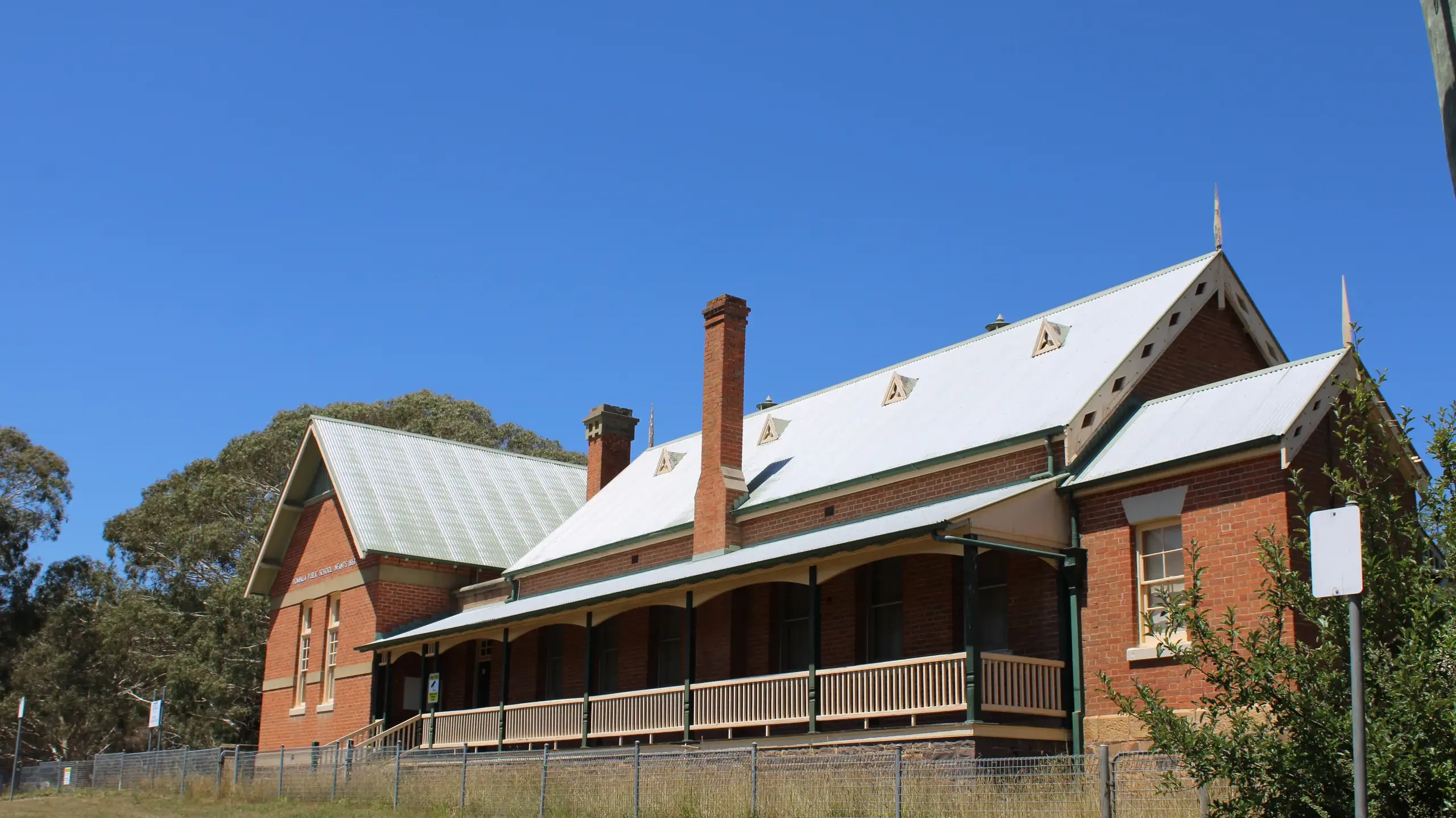 Moves to save Bombala building