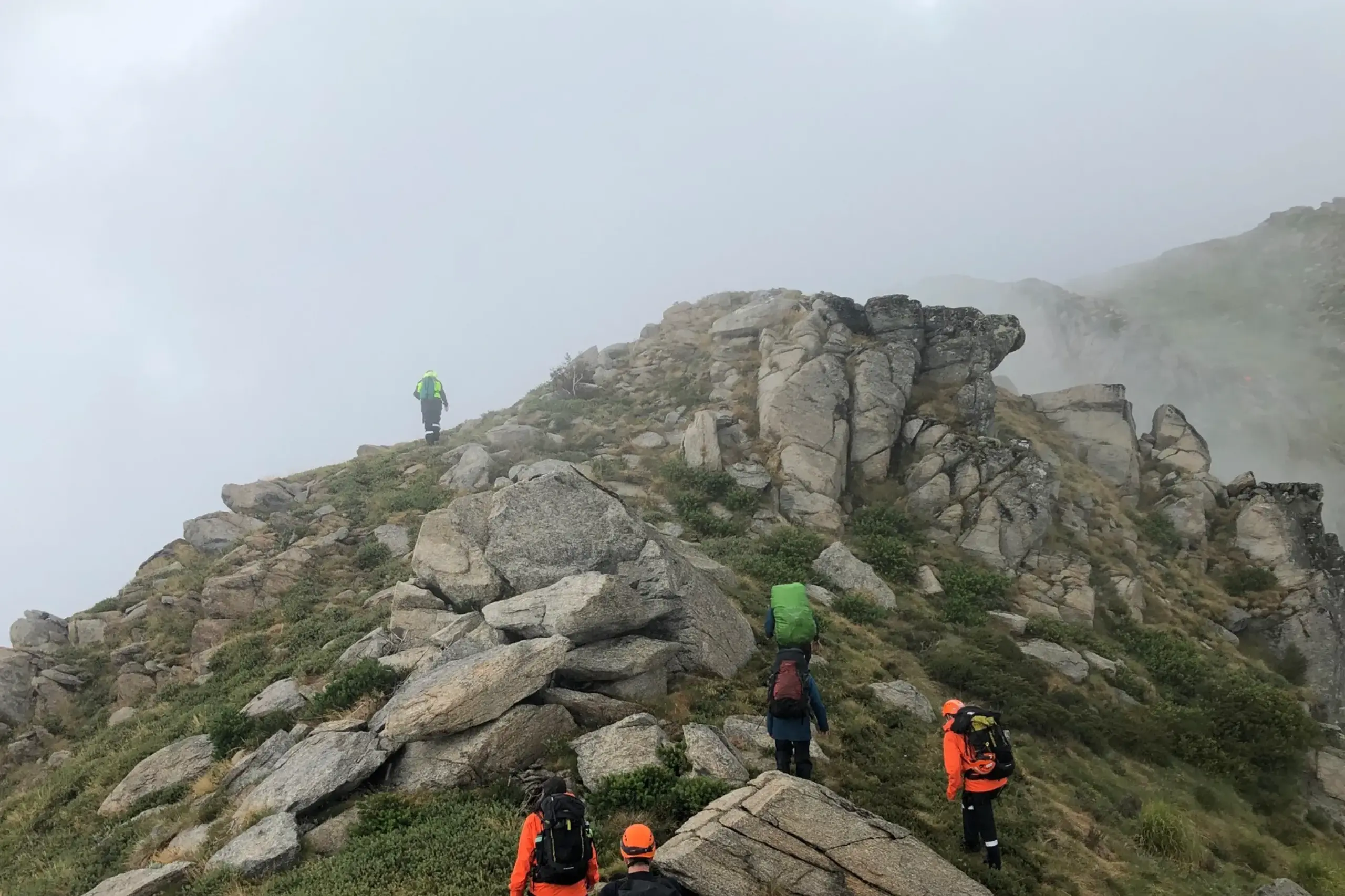 <p>STRANDED: SES Snowy River Unit deployed 14 volunteers to rescue two stuck hikers in Kosciuszko National Park. PHOTO: SES</p>\\n