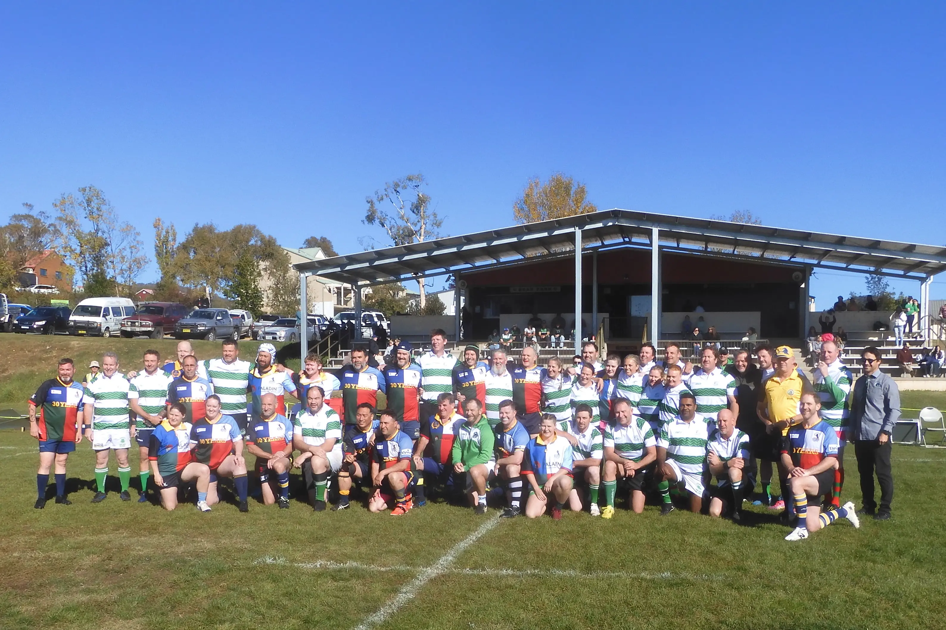 <p>BACK TOGETHER: Past Jindabyne Bushpigs players enjoy the golden oldies clash on Past Pigs Day. PHOTO: Bill Euston </p>\\n