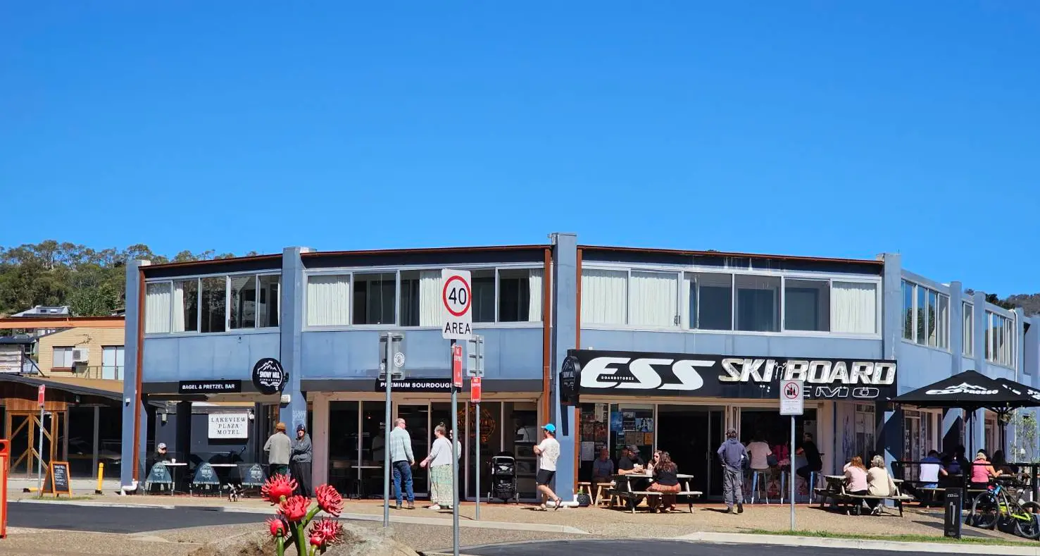 Lakeview Plaza in Jindabyne going to auction