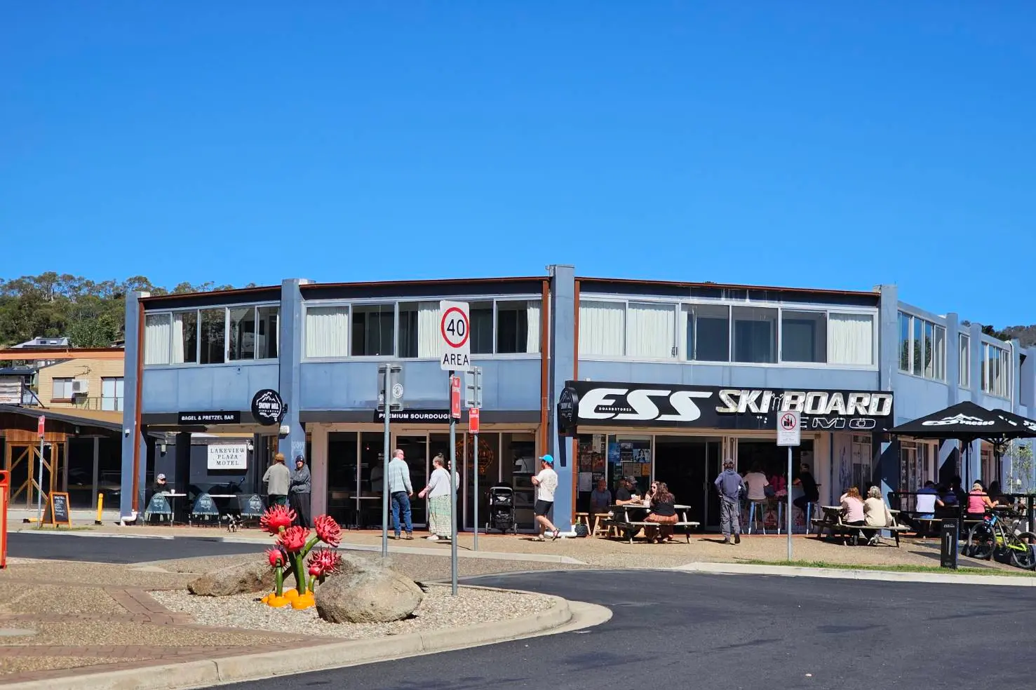 Lakeview Plaza in Jindabyne going to auction