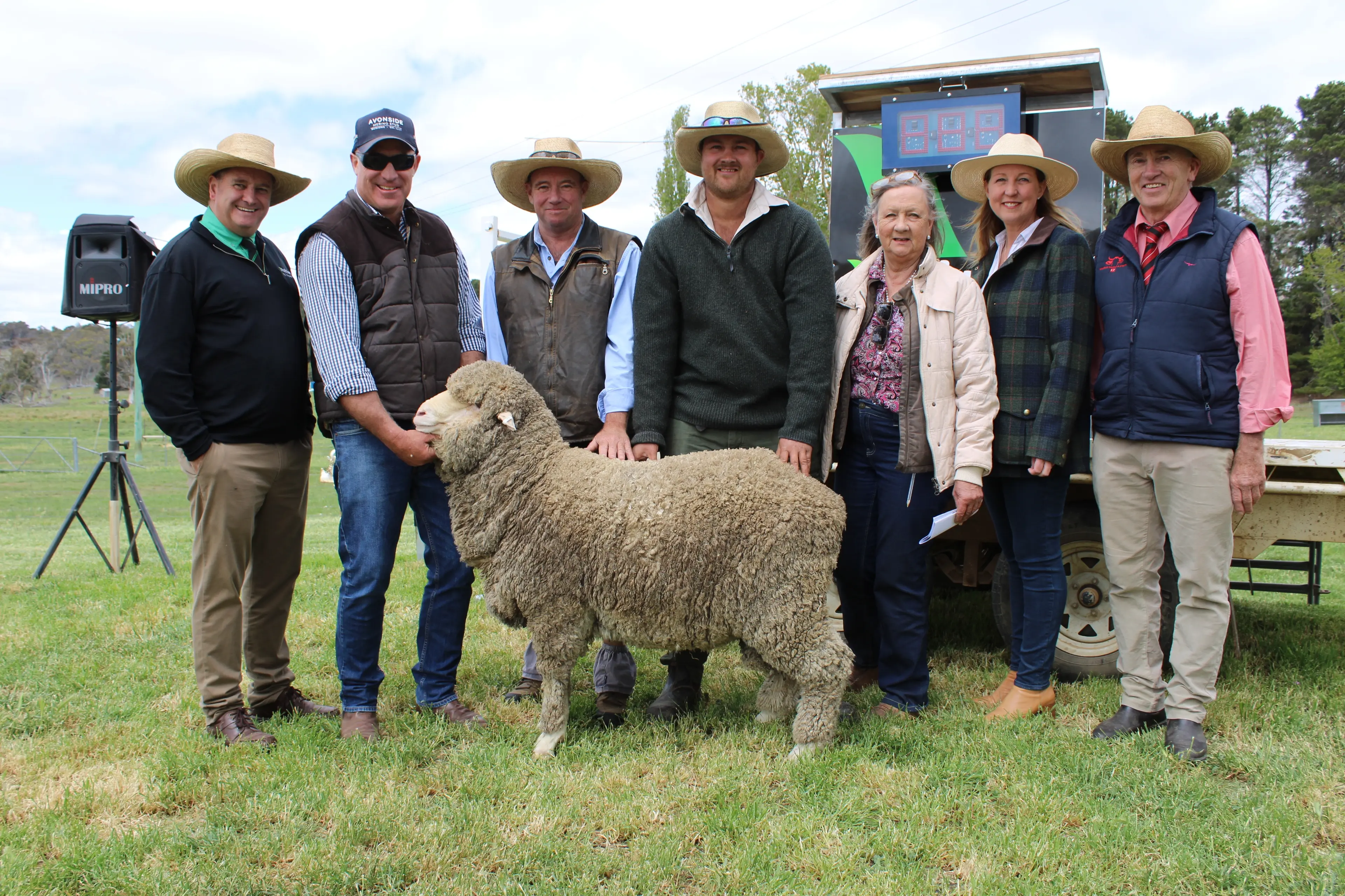 <p>QUALITY: Top priced ram bought by Grigor Wallace (centre) with (from left) Rick Power Nutrien Ag Solutions; stud principal, Simon King; Brett Povey Schute/Bell; Vickii Wallace; Justine Coombe and Tim Schofield, Elders Cooma. PHOTO: Melinda Cairns Hack80814.0</p>\\n